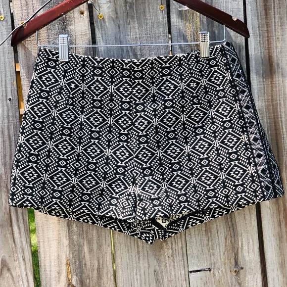 Ecote Kirsi Jacquard High-Rise Short Sz 6 - Picture 2 of 8